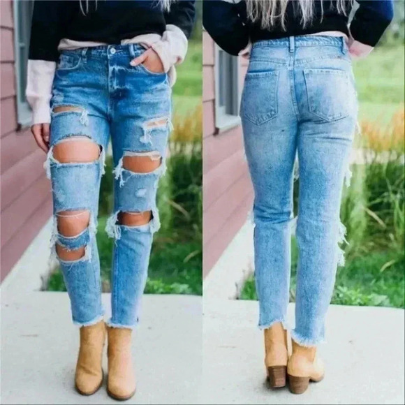 DISTRESSED JEANS - Picture 1 of 3